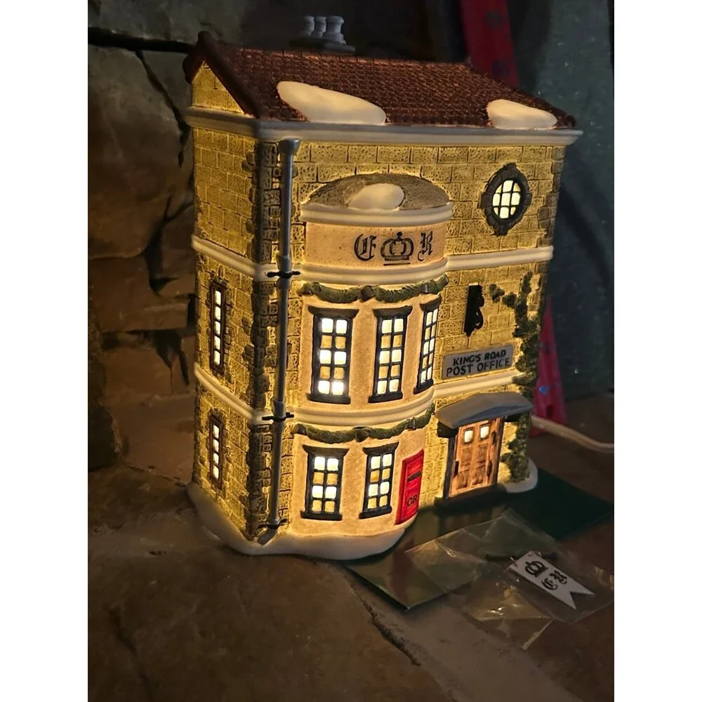 Department 56 Kings Road Post Office Dickens Village Lighted Boxed #58017